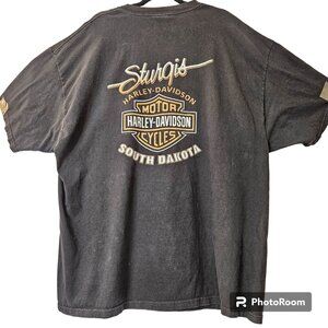 32.Harley Davidson Sturgis Men's Black 2008 The Legend Goes On Tee front pocket